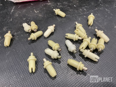 (71) Bosch Robert 1 423 124 108 Special Bolts