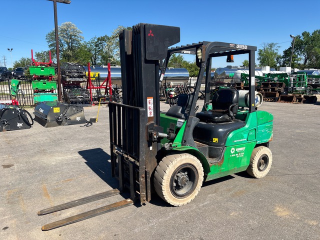 2016 Mitsubishi FG30N 4200 lb Pneumatic Tire Forklift