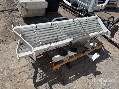 Quantity of (3) Poggiatesta