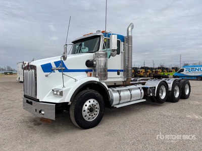 2010 Kenworth T800 8x4 Heavy Haul Tri/A Day Cab Truck Tractor