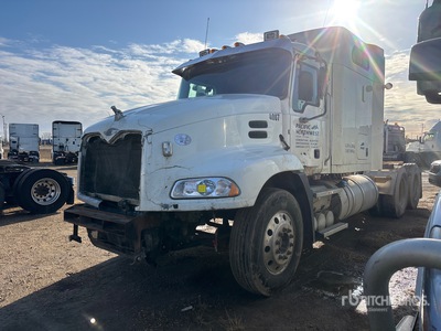 2018 Mack CXU613 6x4 Ciągnik siodłowy T/A z kabiną sypialną (Inoperable)