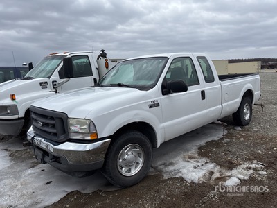 2004 Ford F-350 XL 4x2 Extended Cab Pickup (Inoperable)
