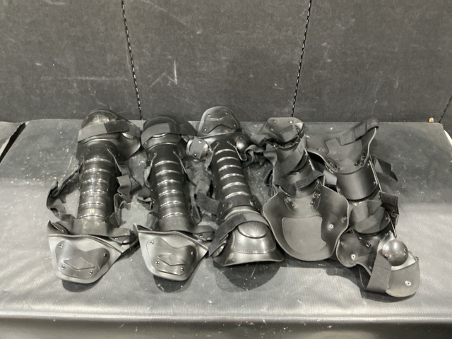 (76) Pairs of Shin Guards