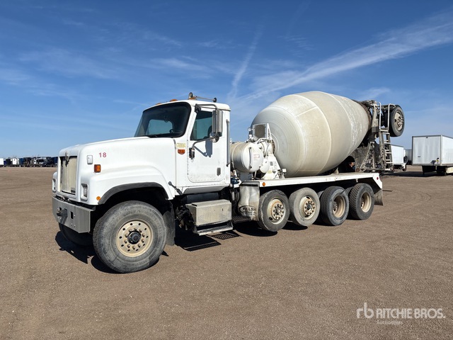 2002 International 5500I 12x4 Mixer Truck