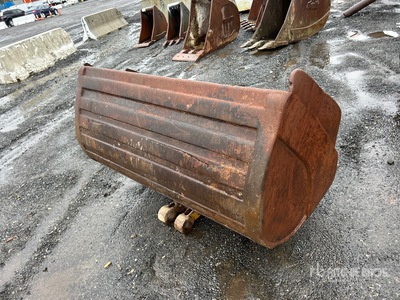 56 in Cleanup Excavator Bucket
