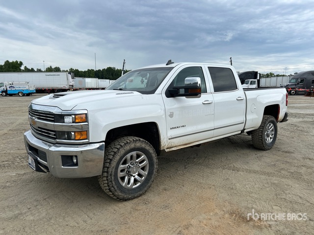 2018 Chevrolet Silverado 2500HD LTZ 4x4 Crew Cab Pickup