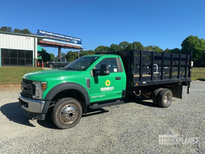 2019 Ford F-450 4x4 Flatbed Truck