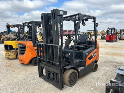 2022 Doosan GC30S-9 5500 lb Montacargas