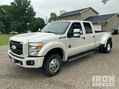 2015 Ford F-350 Lariat 4x4 Crew Cab Pickup