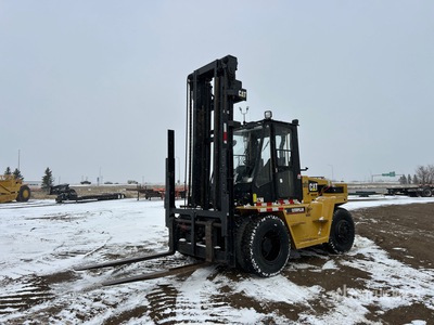 Cat 200C 20000 lb Pneumatic Tire Montacargas