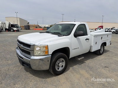 2009 Chevrolet Silverado 2500HD 4x2 Utility Truck