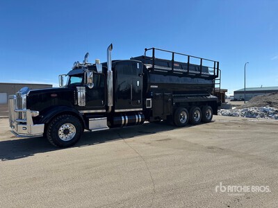2015 Peterbilt 367 Tanker Truck