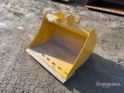 Brandt 44 in Q/C Cleanup Excavator Bucket - Fits John Deere 60G (Unused)