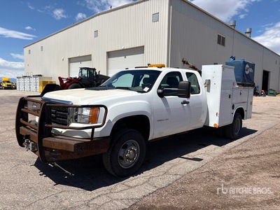 2013 GMC Sierra 3500HD 4x2 Crew Cab Service Truck