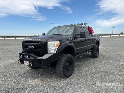 2015 Ford F-250 Lariat 4x4 Crew Cab Pickup