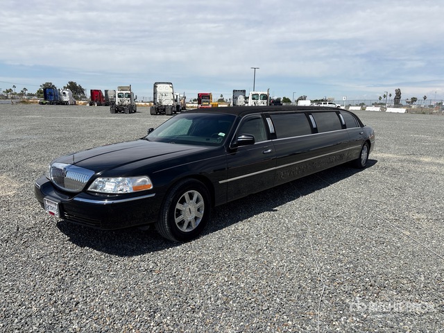 2006 Lincoln Town Car 2006 Lincoln Town Car Executive Limousine