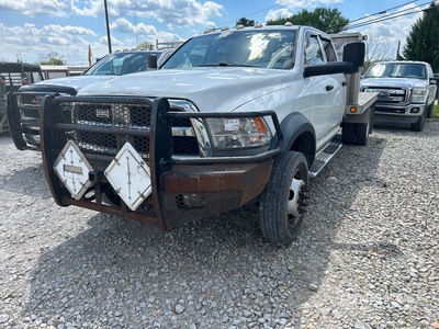 2013 Ram 5500 4x4 Crew Cab Pritschenwagen mit Förderband