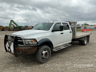2013 Ram 5500 4x4 Crew Cab Camión Caja Abierta