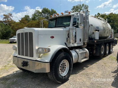 2012 Peterbilt 388 8x4 Vacuum Tanker Truck