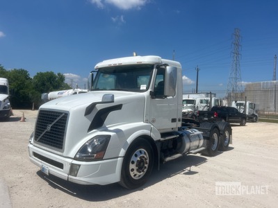 2016 Volvo VNL64T300 6x4 Day Cab Truck Tractor
