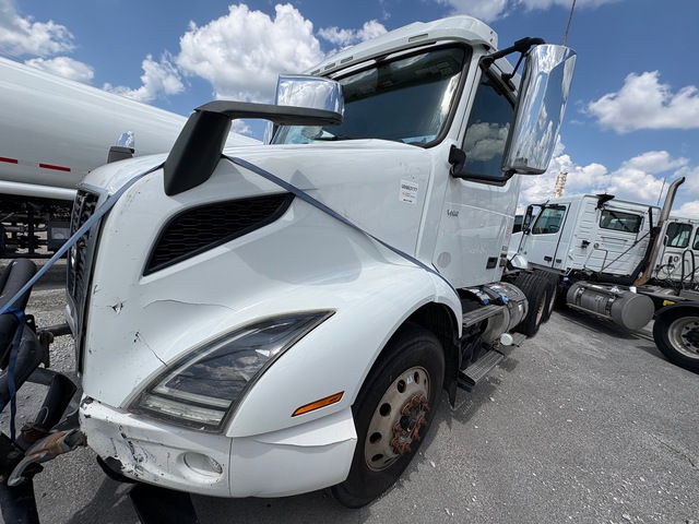2019 Volvo VNR64T300 6x4 T/A Day Cab Truck Tractor 2019 Volvo VNR64T300 6x4 T/A Day Cab Truck Tractor