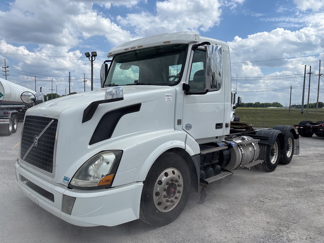 2016 Volvo VNL64T 6x4 T/A Day Cab Truck Tractor 2016 Volvo VNL64T 6x4 T/A Day Cab Truck Tractor