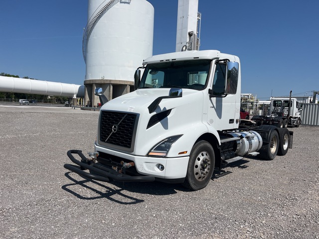 2019 Volvo VNR 6x4 T/A Day Cab Truck Tractor 2019 Volvo VNR 6x4 T/A Day Cab Truck Tractor