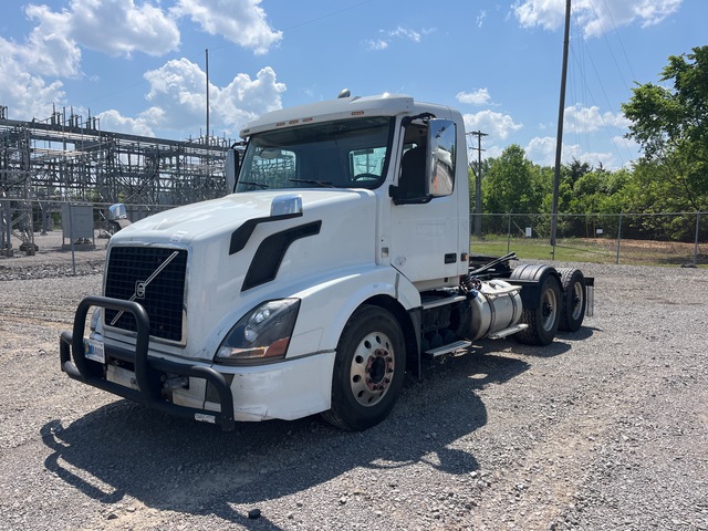 2016 Volvo VNL64T300 6x4 T/A Day Cab Truck Tractor 2016 Volvo VNL64T300 6x4 T/A Day Cab Truck Tractor