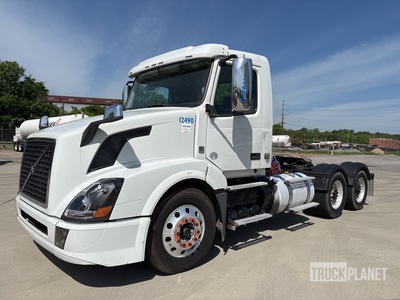 2016 Volvo VNL 6x4 T/A Day Cab Truck Tractor