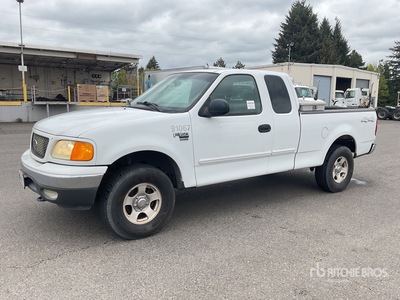 2004 Ford F-150 XL Heritage 4x4 Extended Cab Pickup