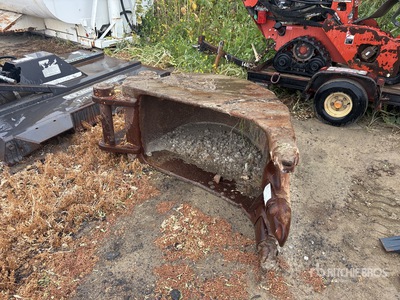 24 in Digging Excavator Bucket