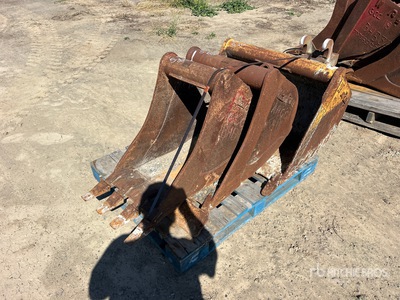 Quantity of (3) Wain-Roy Cazo para excavadora