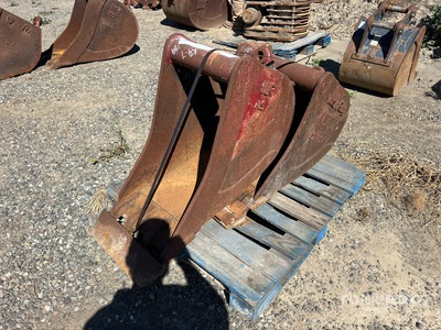 Quantity of (2) Cazo para excavadora