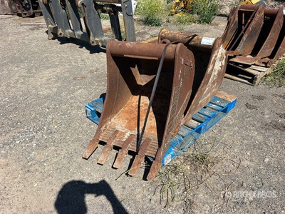 Quantity of (2) Cazo para excavadora