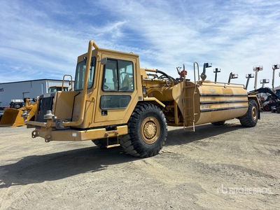 2006 Cat 613C 5000 gal Vagón transportador de agua