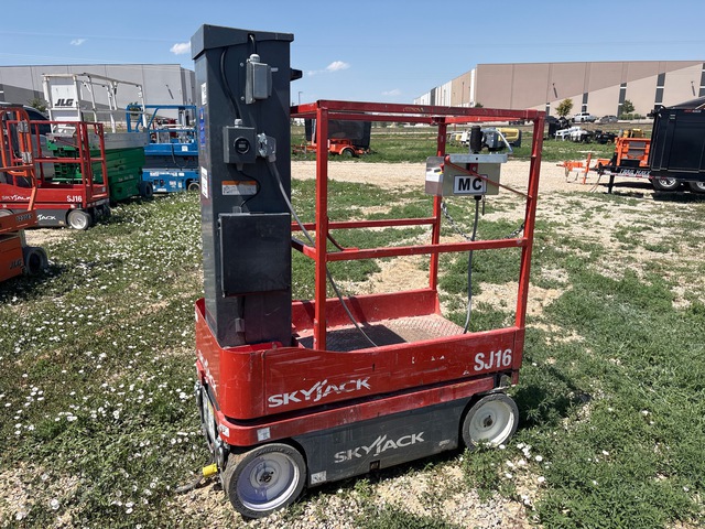 2018 Skyjack SJ16 Vertical Mast Lift 2018 Skyjack SJ16 Vertical Mast Lift