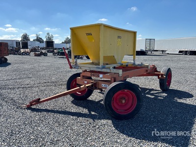 Towable Aggregate Hopper