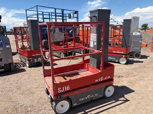 2018 Skyjack SJ16 Vertical Mast Lift 2018 Skyjack SJ16 Vertical Mast Lift