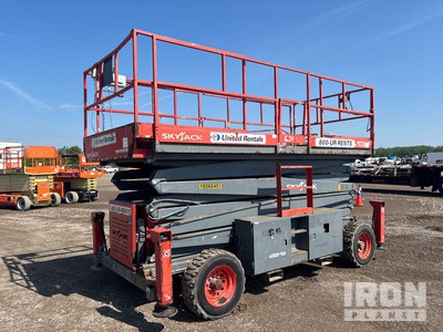 2014 (unverified) Skyjack SJ9250RT Diesel 4x4 Scissor Lift