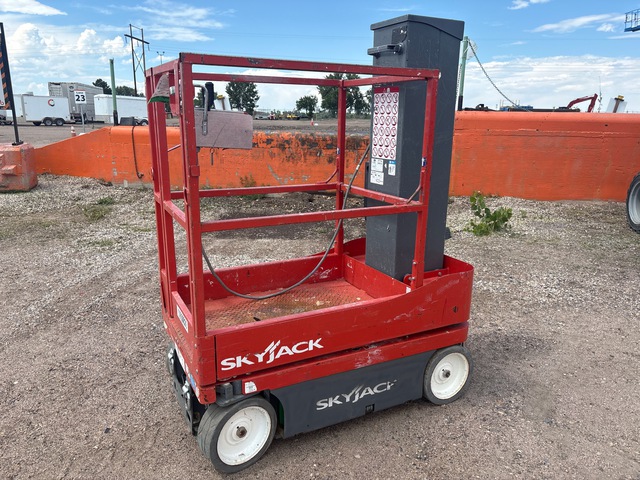 2018 Skyjack SJ16 Vertical Mast Lift 2018 Skyjack SJ16 Vertical Mast Lift