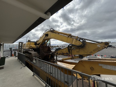 Komatsu PC-300 Tracked Excavator