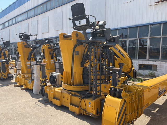 2020 XCMG SQS400 Crane Boom - Fits Truck