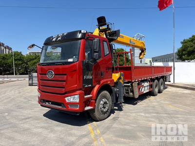 XCMG SQS350 14 ton on 2024 FAW J6L-280 6x4 Sleeper Flatbed Truck with Crane