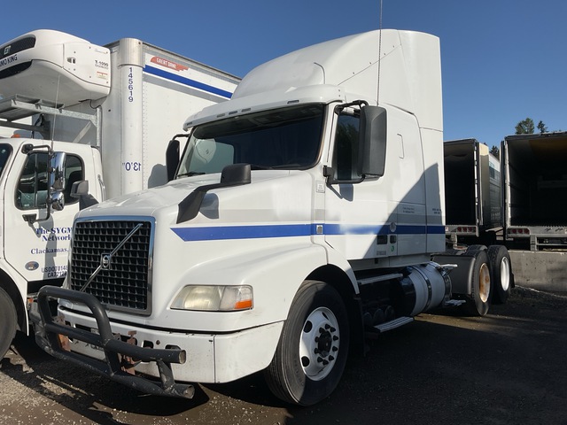 2016 Volvo VNR64T 6x4 T/A Sleeper Truck Tractor 2016 Volvo VNR64T 6x4 T/A Sleeper Truck Tractor
