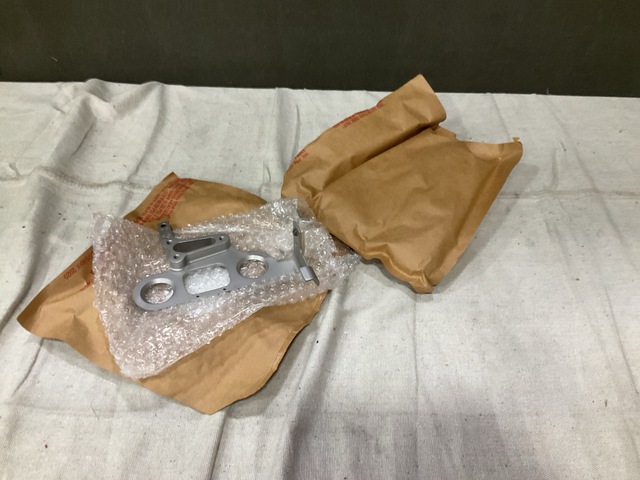 (14) Sikorsky 06100-08004-047 Electrical Clips