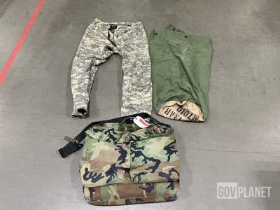 (6) Flyer’s Helmet Bags, (28) Duffel Bags & Assorted Items