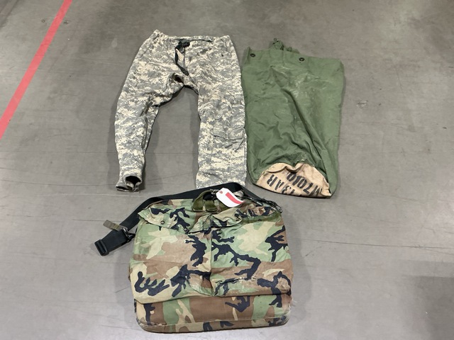 (6) Flyer&rsquo;s Helmet Bags, (28) Duffel Bags & Assorted Items
