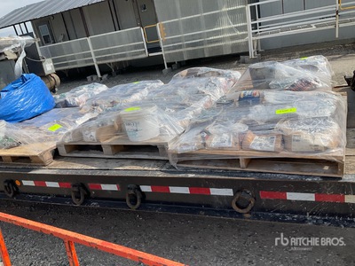 Quantity of (6) Pallets of Nuts and Bolts Ferramenta e infissi