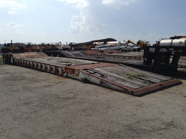 1999 Load King 403 DFP Tri/A Folding Neck Trailer