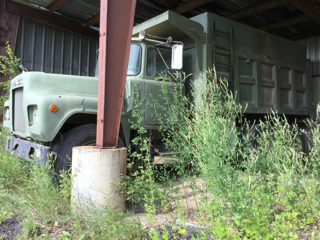 1970 Mack R685ST T/A Dump Truck 1970 Mack R685ST T/A Dump Truck